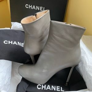 Chanel grey booties size 39